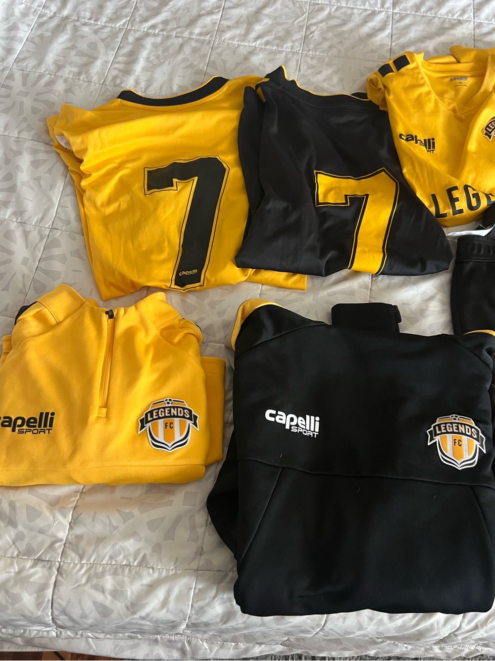 Capelli Sport Legends FC ECNL Soccer Kit Bundle Size M – Jerseys, Jackets & More